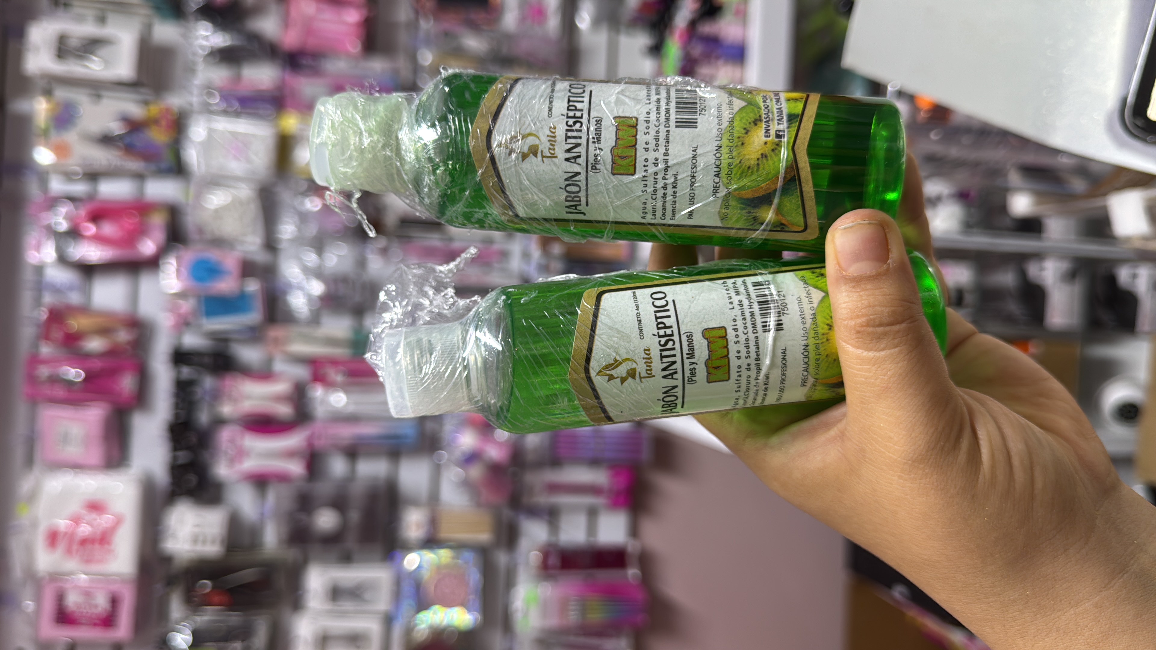 Jabón antiséptico Kiwi 4 oz