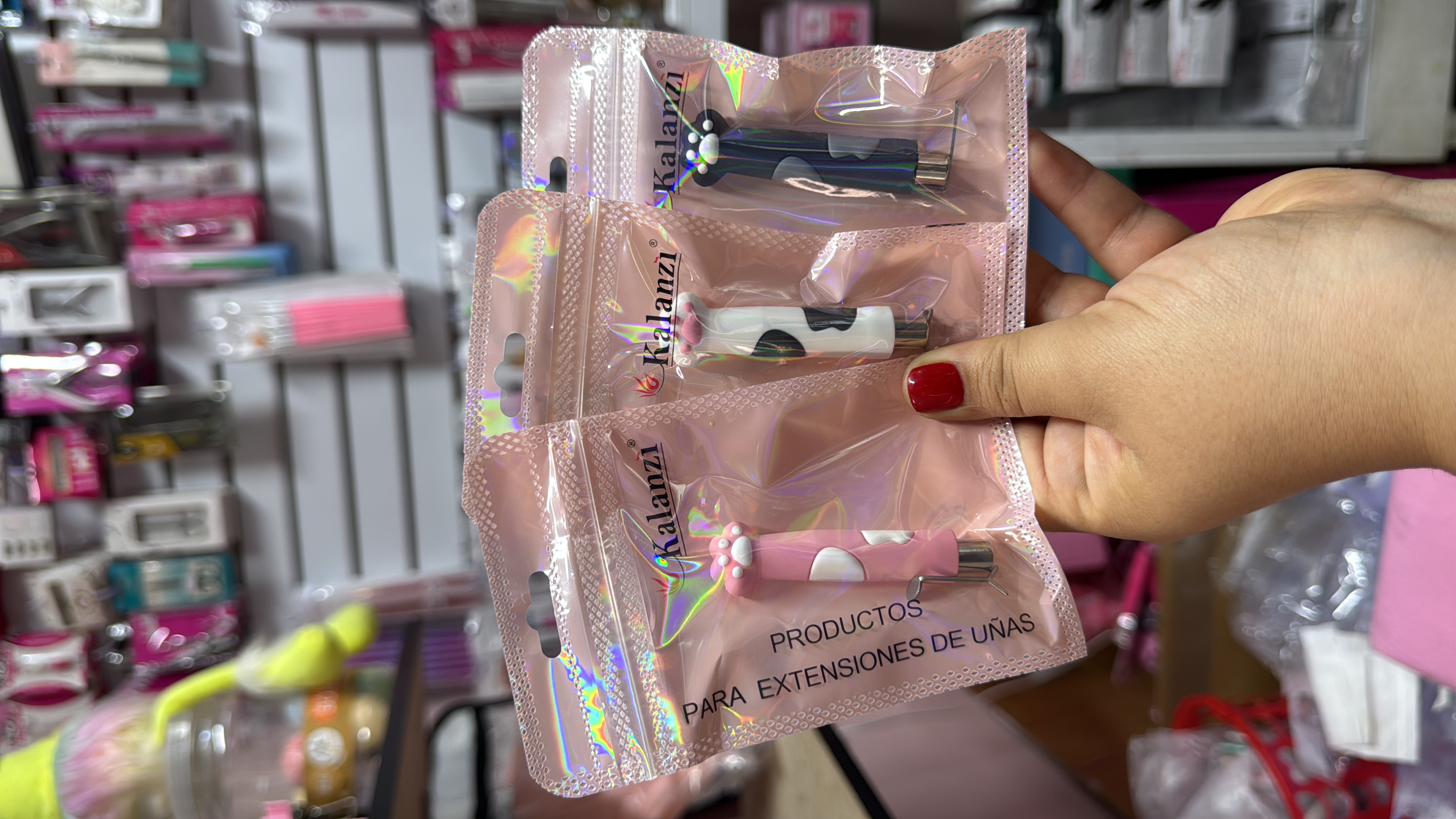 Imán Patita de Gato y Alambre de Corazón (130)