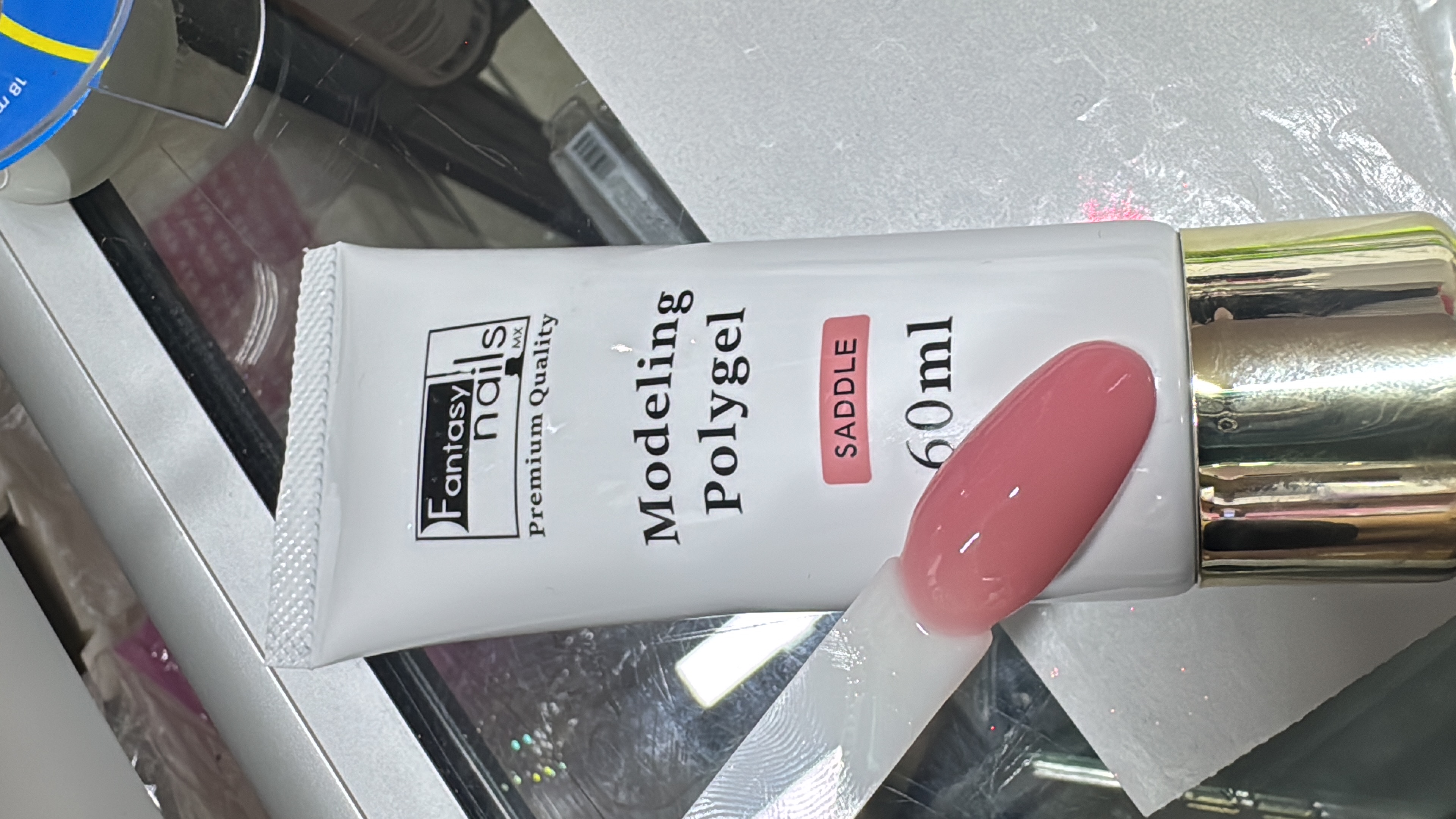 Modeling Polygel Saddle