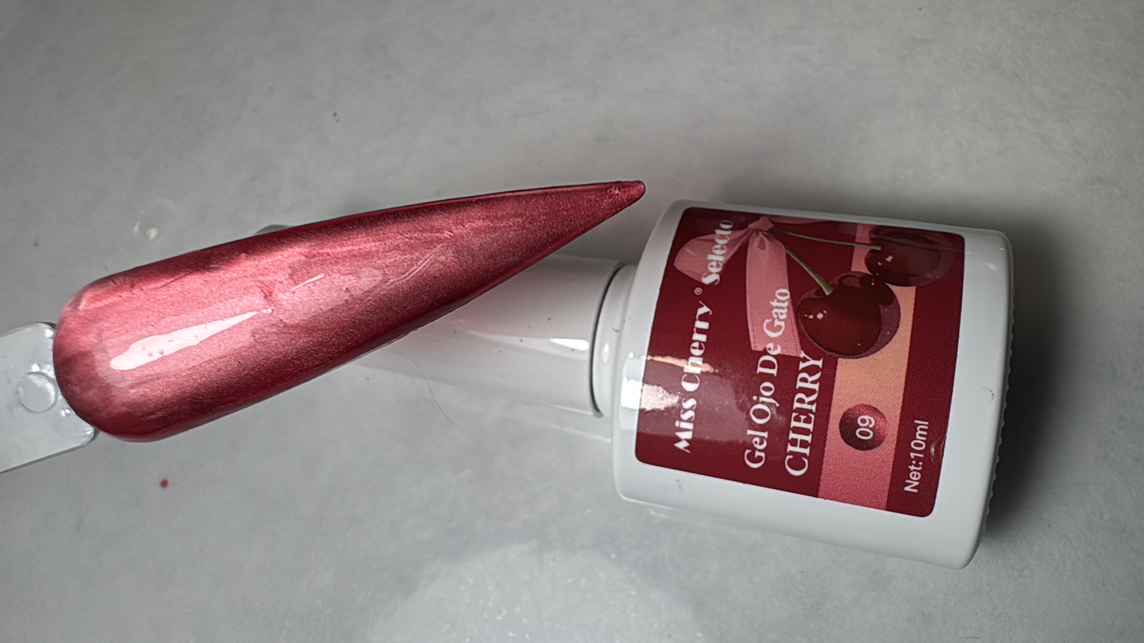 Ojo de Gato Cherry Rojo 09