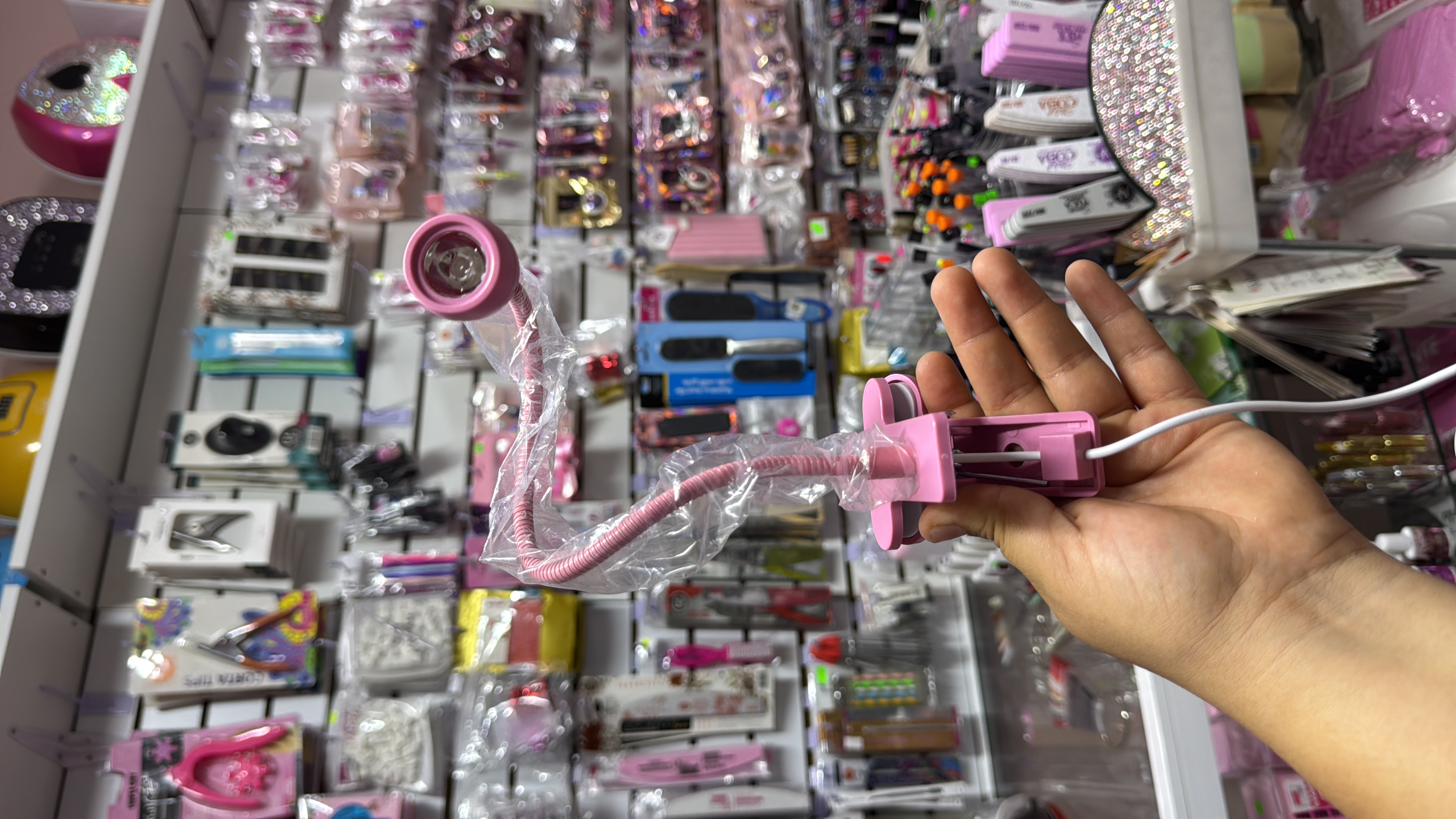 AGOTADO Lampara pre curado Alámbrica Pink