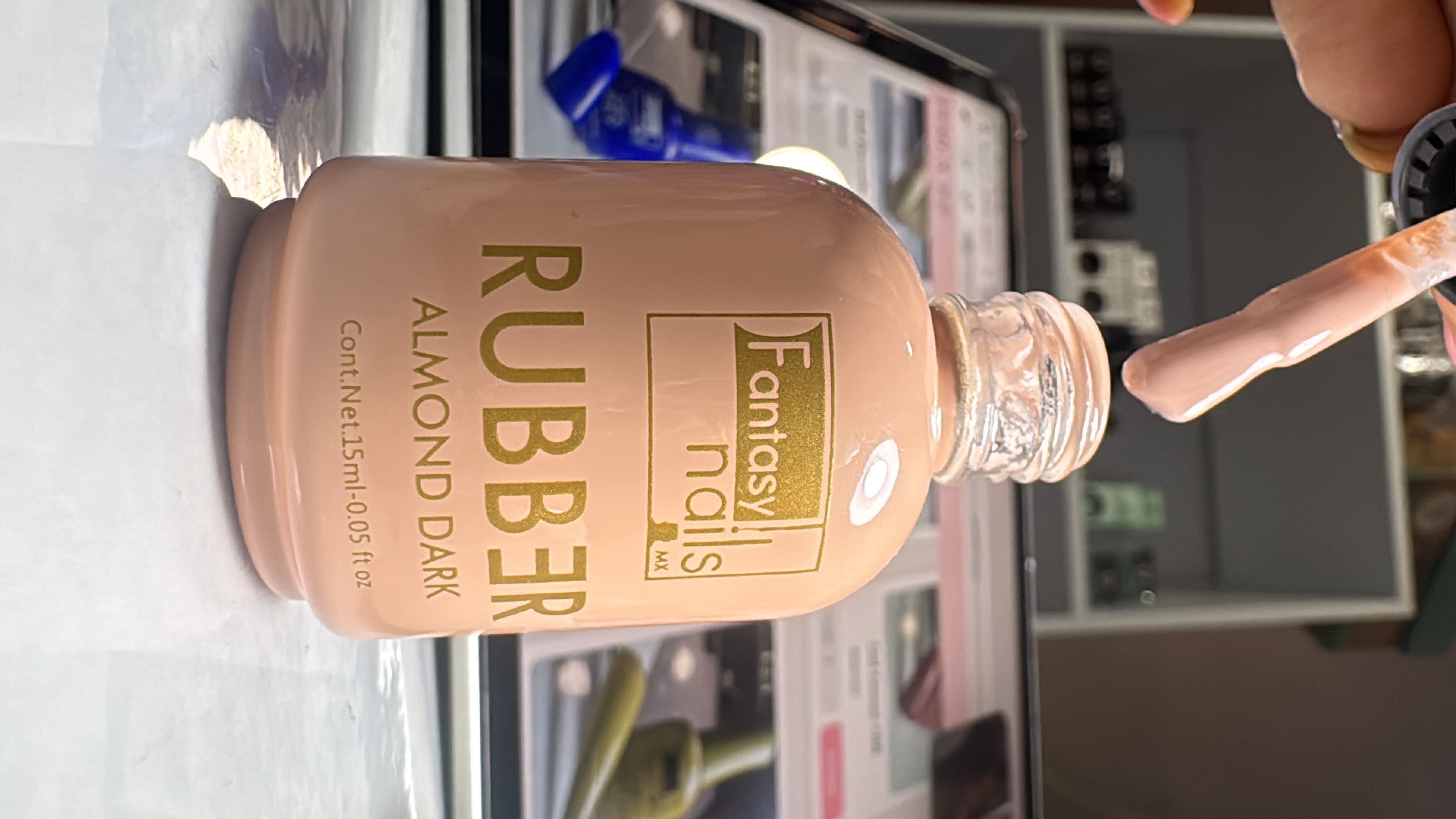 AGOTADO Rubber Almond Dark